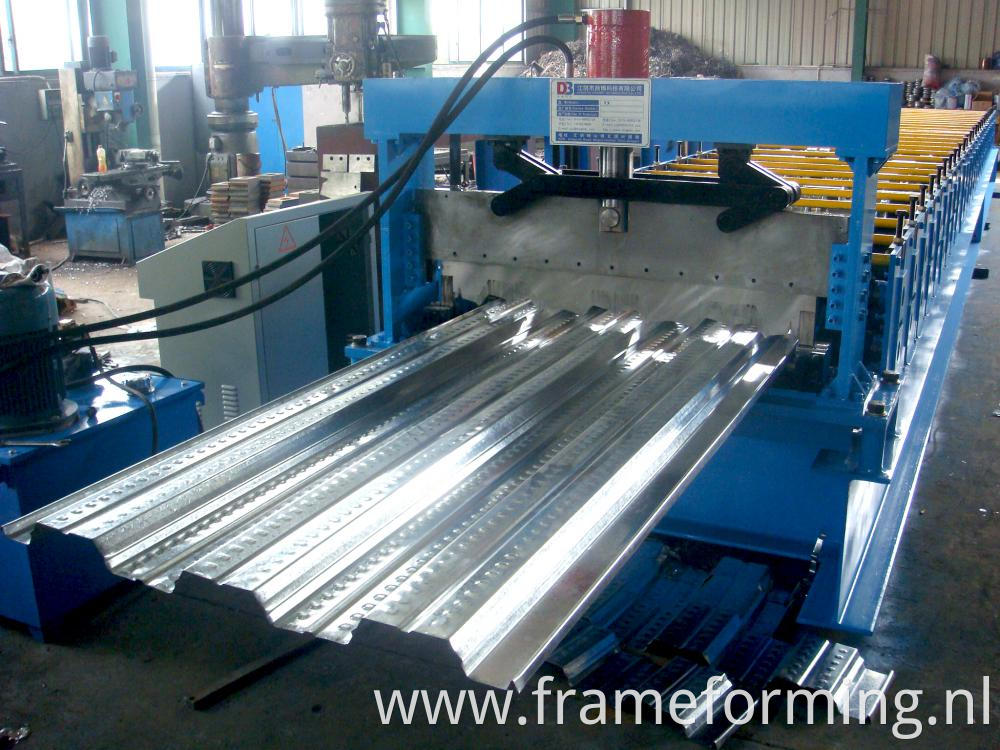 Steel Deck Roll Forming Machine